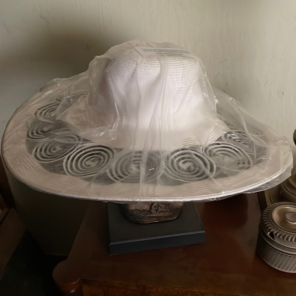 Black and white hat